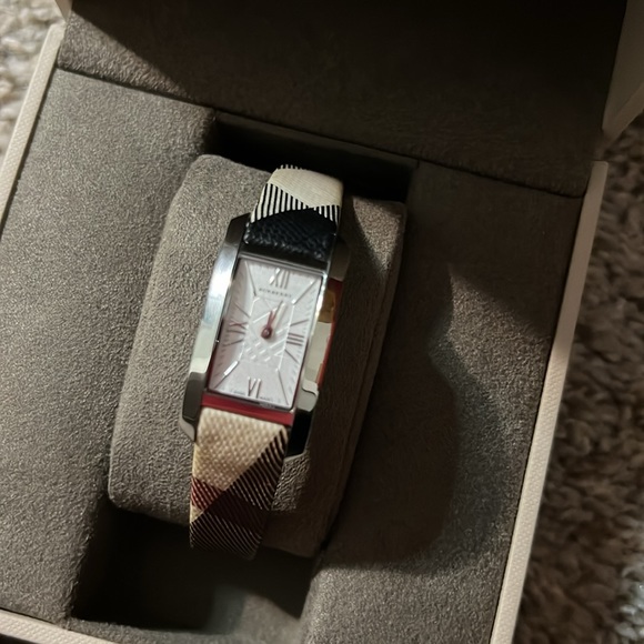 Burberry Watch - Picture 6 of 7